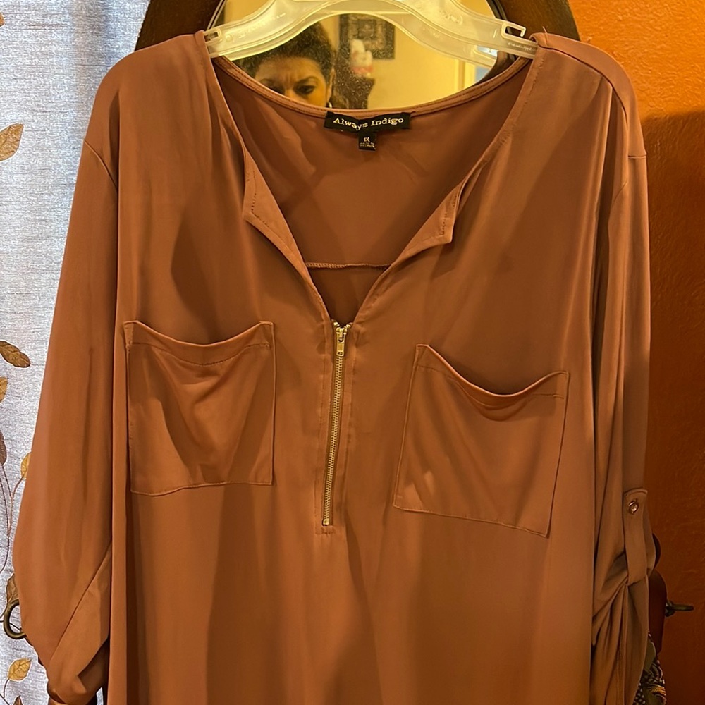Mauve in color.  1X; perfect for any occasion.